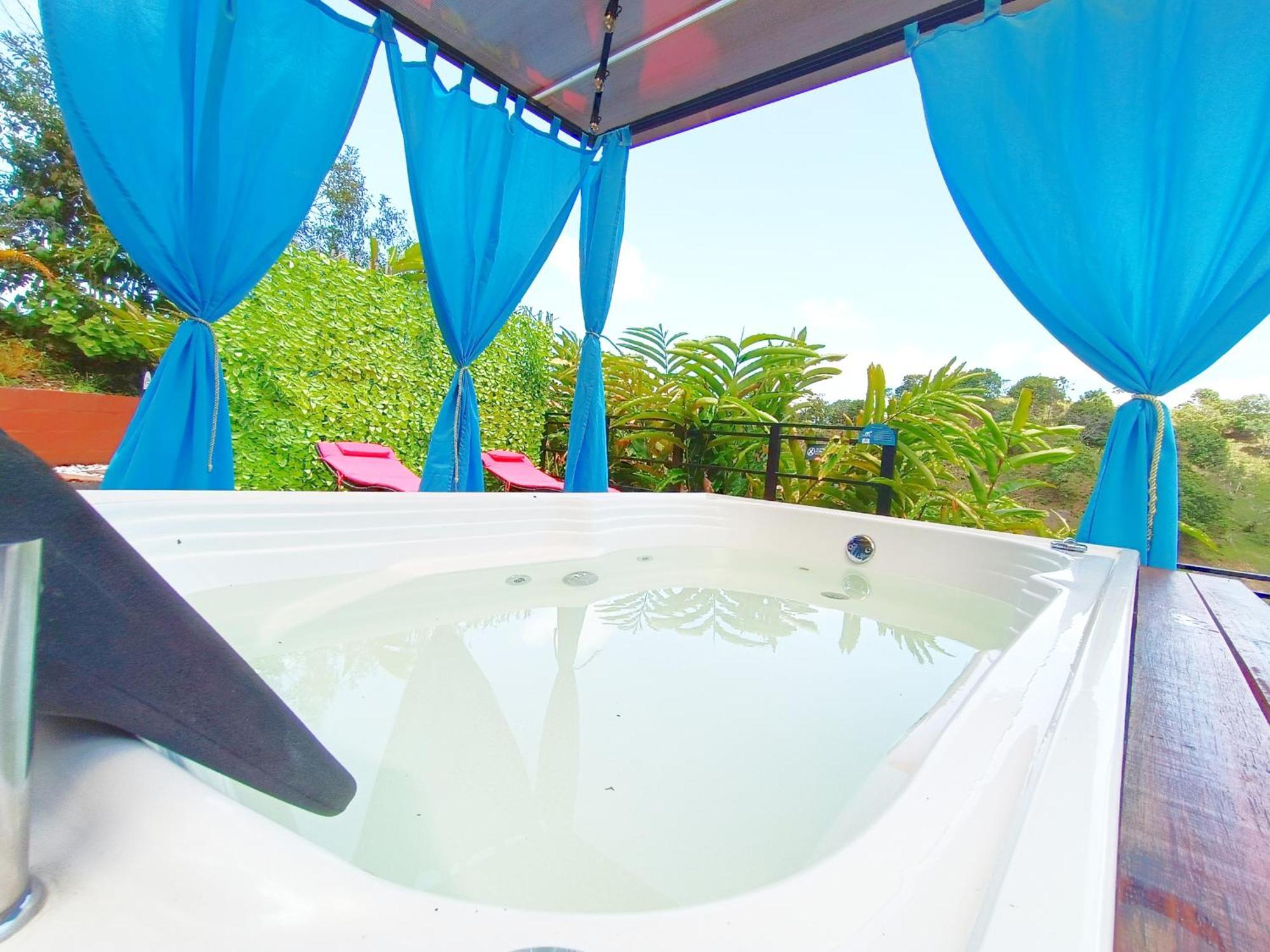 فندق Glamping The Mountain غواتابيه المظهر الخارجي الصورة